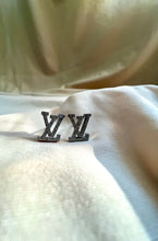 Load image into Gallery viewer, LV silver glitter earrings