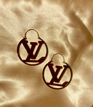 Load image into Gallery viewer, Love hoop earrings