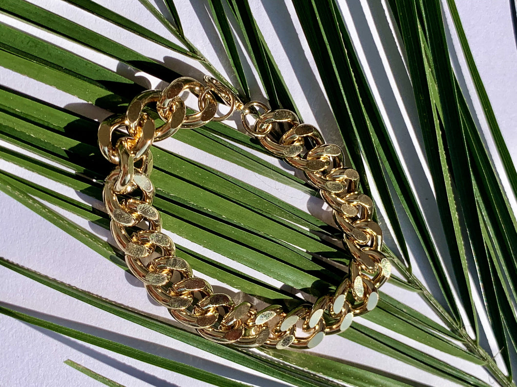Bossy bracelet